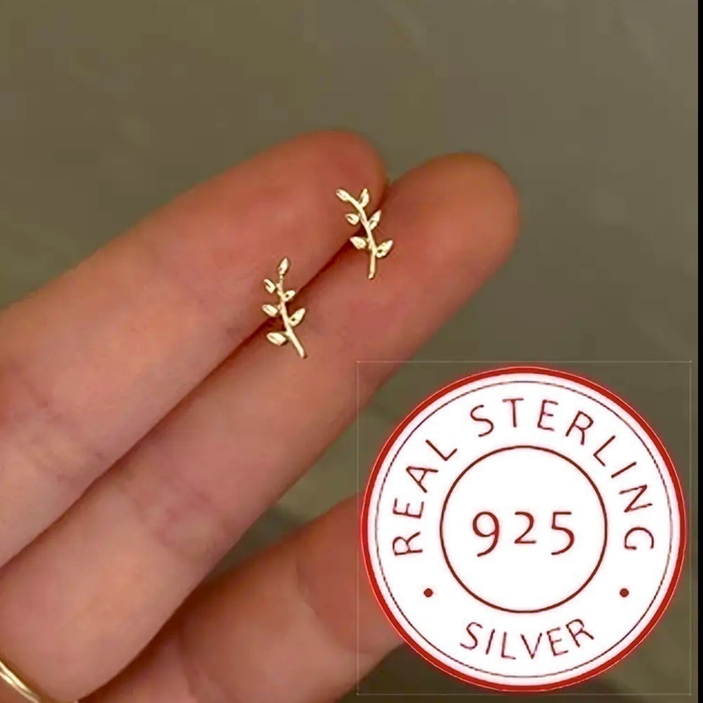 1g /0.04oz S925 Sterling Silver 14K Plated Leaf Branch Stud Earrings